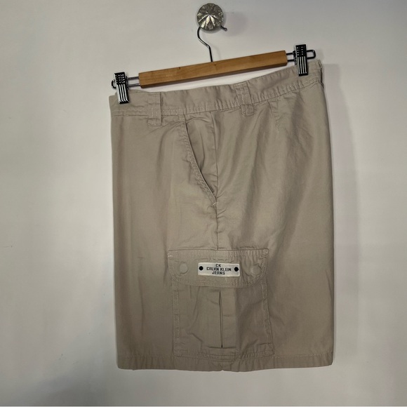 CALVIN KLEIN CARGO SHORTS FOR WOMEN’S BEIGE - Picture 10 of 14
